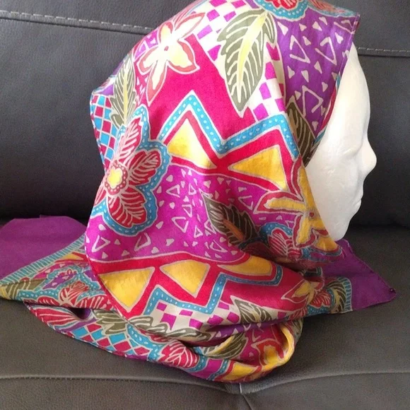 Vintage Scarf - Picture 3 of 4